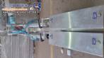 Envasadora de l�quidos pneum�tica em inox semi-autom�tica com dois bicos Y&G Packing Machinery