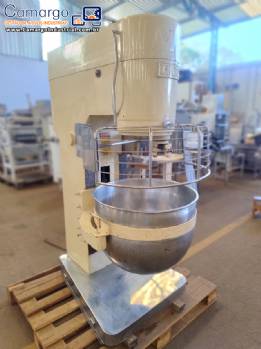 Batedeira masseira planet�ria Inco 130 litros