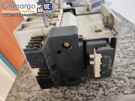 Controlador tripolar para acionar motores trif�sicos Telemecanique LC1F265 e LC1F225