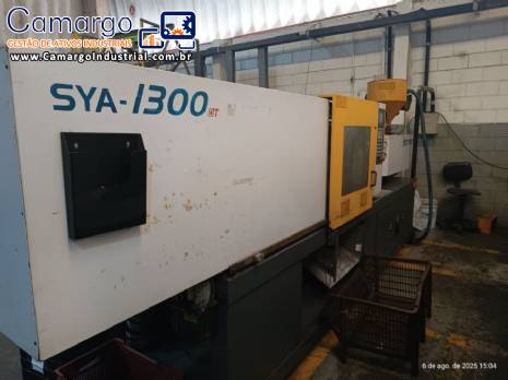 Injetora de pl�stico Sinitron 130 toneladas