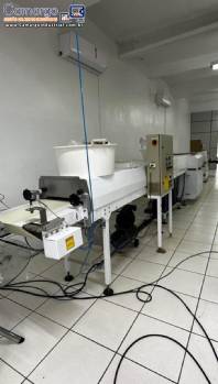 Túnel de resfriamento de chocolates e doces biscoitos barrinhas alfajores com cobertura Startec Máquinas 420 mm Túnel de resfriamento de chocolates e doces biscoitos barrinhas alfajores com cobertura Startec Máquinas 420 mm
